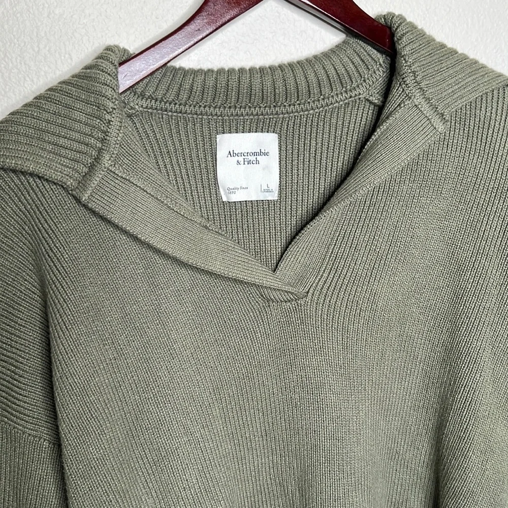 Abercrombie & Fitch Notch-neck Sweater - Picture 3 of 4